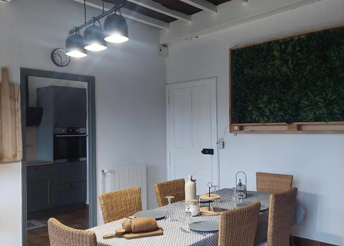 Grande Maison Renovee, 4 Chambres, Commerces A Pied, Exterieur, 8 Personnes *