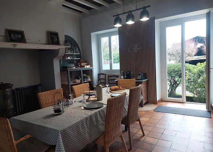 Grande Maison Renovee, 4 Chambres, Commerces A Pied, Exterieur, 8 Personnes Villa *
